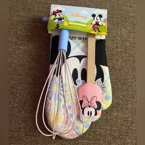 Disney Minnie and Mickey Mouse 3 piece baking set NWT